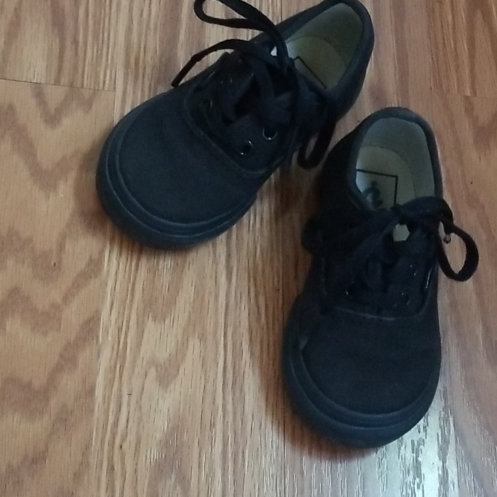 Black‎ Van's size 5.5